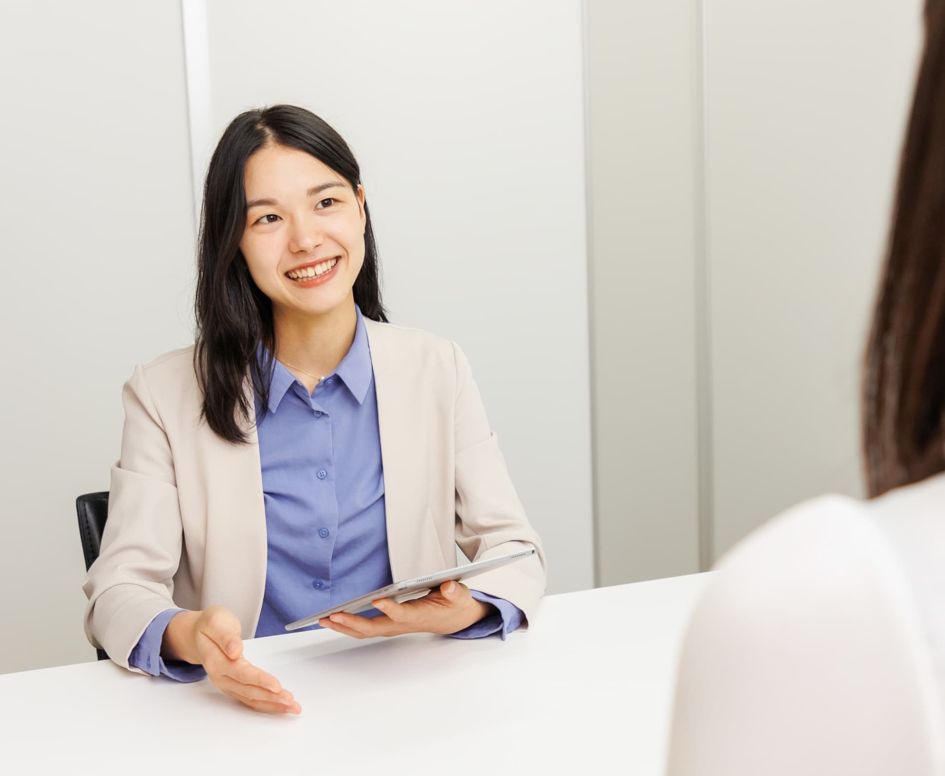 動画編集女性ディレクター